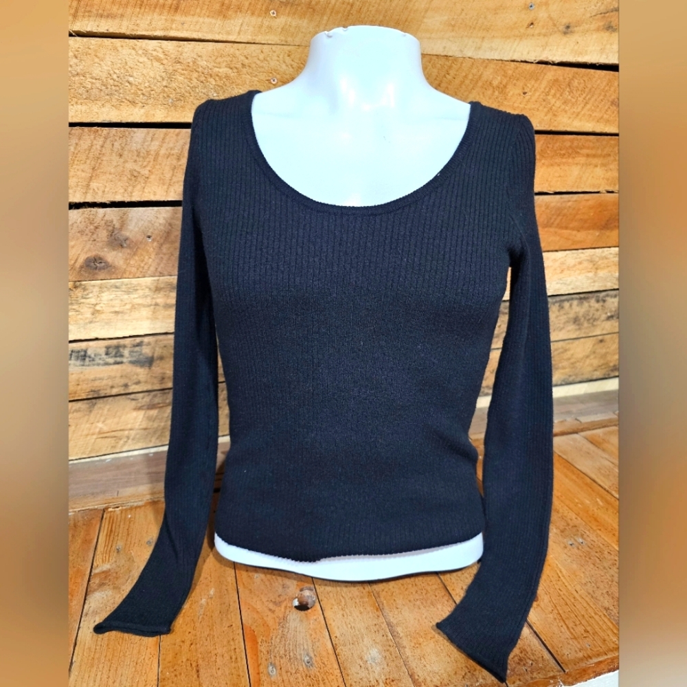 NWT‎ universal thread black sweater snug fit